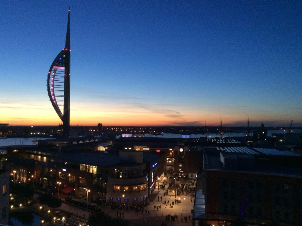 Gunwharf Quays Harbour Apartments Portsmouth Exterior photo